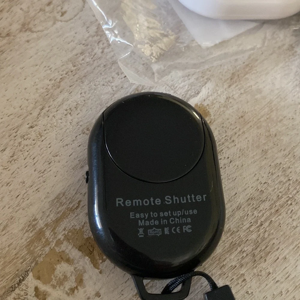 EZ CLIQ Bluetooth Remote control cellphone camera selfie pictures photography